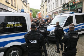 Linken-Demo im Erzgebirge: Was die Polizei dazu sagt - Die Polizei hält die Aufregung um die Demo in Schwarzenberg für unbegründet.