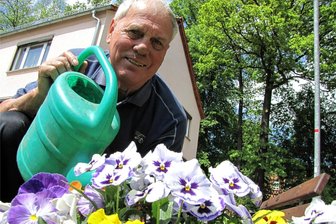 Linksfraktion will Geringswalde blühen sehen - Werner Stephan initiierte vor Jahren Pflanzaktionen für eine attraktive Innenstadt.