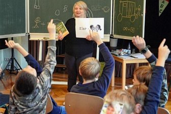 Literaturwagen stoppt in Ellefeld -