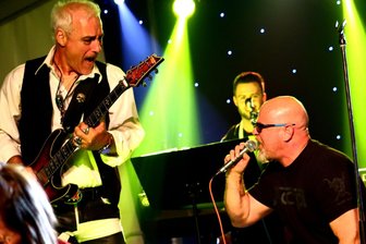 Live-Musik in Mittweida: Greenhorns und Almost Dead rocken die Alte Plüsche - Almost Dead, hier bei einem Auftritt 2022, läuten in der Alten Plüsche den Mai ein.