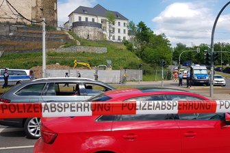 Liveticker: Bombenfund in Plauen - Anwohner werden evakuiert - An den Schlossterrassen ist am Donnerstagnachmittag eine Fliegerbombe aus dem Zweiten Weltkrieg gefunden worden.