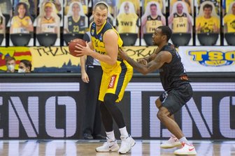 Liveticker: Lehrstunde für die Niners in Oldenburg -