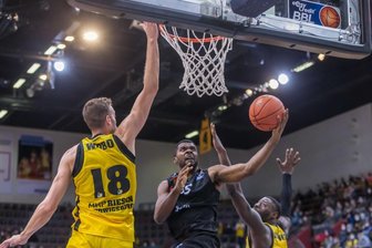 Liveticker: Niners Chemnitz zu Gast beim Tabellenzweiten - Frantz Massenat.