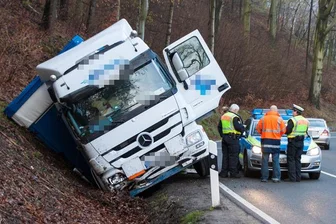 Lkw von Fahrbahn abgekommen - Behinderungen in Auer Innenstadt -