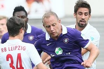 Löning kehrt mit einem guten Gefühl nach Sandhausen zurück - Trifft nicht nur oder bereitet Tore vor, sondern geht auch dorthin, wo es wehtut: Mittelstürmer Frank Löning.