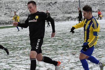 Lößnitz baut auf Heimvorteil - Lennart Junghans und seine Schneeberger - hier im Derby gegen Annaberg - stehen kurz vor der Abstiegszone. 