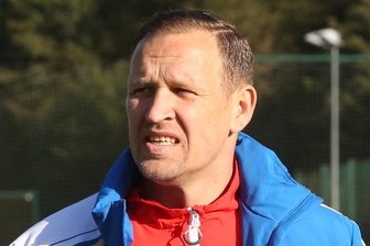 Lößnitz fährt zuhause drei ganz wichtige Zähler ein - Enrico Kern - Trainer des FC Lößnitz