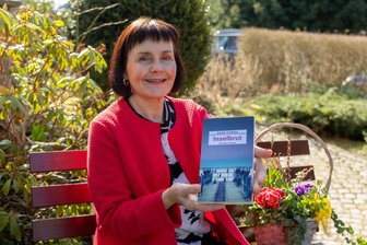 Lößnitzer Literaturtage enden mit einem Krimi - Maren Schwarz mit ihrem im Frühjahr erschienenen Roman „Inselbrut“.