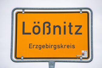 Lößnitzer schreiben Brandbrief nach Wahl von „Freie Sachsen“-Kandidat zum zweiten Vize-Bürgermeister - Die Diskussion um die Wahl eines Vertreters der „Freien Sachsen“ zum zweiten Stellvertreter des Bürgermeisters in Lößnitz hält an.