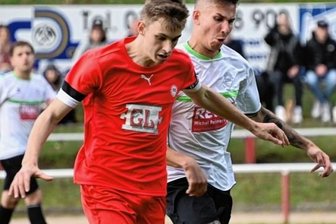 Lößnitzer verlassen Abstiegszone - David Hildebrandt (l.) und die Lößnitzer feierten gegen Radebeul einen verdienten Sieg.