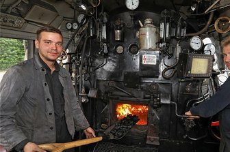 Lok dampft vor dem Sommerfest zur "Fußpflege" -