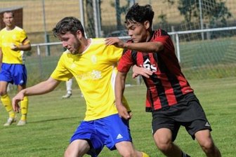 Lok gegen Mülsen: Ein Derby mit Vorgeschichte - Das Hinspiel ging an die in gelb spielenden Mülsener.