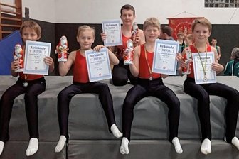 Lok-Turner bei Kürpokal vorn - Mit insgesamt vier Medaillen sind die fünf besten Kürturner des ESV Lok Zwickau vom 28. Kürpokal aus Grünhainichen im Erzgebirge zurückgekehrt.