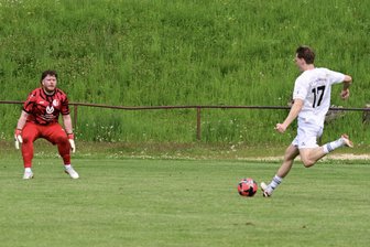 Lok Zwickau lässt Eiche Reichenbrand keine Chance - Nach einem schönen Solo zieht Aaron Heidrich ab und erzielt das 2:0 für Lok Zwickau gegen Eiche Reichenbrand.