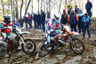 Lokalmatador gewinnt Swen-Enderlein-Gedächtnis-Enduro im Erzgebirge - Ein souveräner Start-Ziel-Sieg gelang in Zwönitz dem Team von Lokalmatador Kenny Riedel (rechts) und dem Dittmannsdorfer Luca Reinhold.