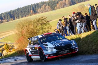 Lokalmatador lässt Auto zur 57. "Erze" in der Garage stehen - Skoda Fabia Rally2 Evo