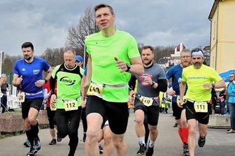 Lokalmatador setzt sich beim Kanu-Cross in Flöha durch -