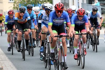 Lokalmatadoren fahren vorn mit - Stets vorn dabei war das Hainichener Berthold-Team beim Wolfram-Lindner-Gedächtnisrennen. Am Ende reichte es für die Lokalmatadoren zu zwei Plätzen auf dem Podium. 