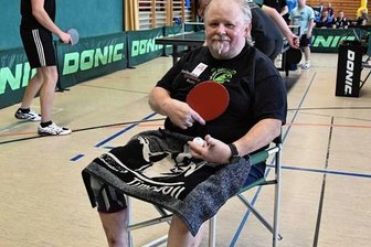"Lolli", der Routinier mit dem Klappstuhl - Andreas Loll ist Stammgast bei der Stadtmeisterschaft.