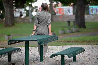 Long Covid: Wie sich eine Chemnitzerin zurück ins Leben kämpft - Schritt für Schritt erobert sie sich ihr altes Leben zurück: Long-Covid-Patientin Gerlinde Hopp gibt wieder erste Sport-Kurse. 