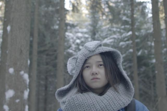 "Lonig und Havendel": Deutsch-Vietnamesin aus Annaberg-Buchholz dreht Film über Heimatfragen - Eine Vietnamesin im Erzgebirge: Szenenausschnitt aus "Lonig und Havendel" von Claudia Tuyet Scheffel.