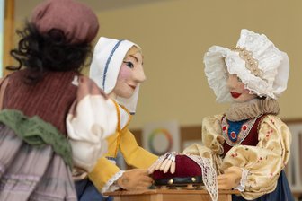 Lotterhof in Geyer lädt zum Figurentheater ein - Ein Figurentheaterstück über Barbara Uttmann wird am Sonnabend in Geyer gezeigt.