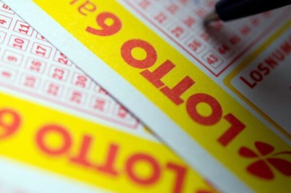 Lotto sorgt für vier neue Millionäre in Sachsen - Millionengewinne konnten 2020 in Sachsen vier Lotto-Spieler erzielen.
