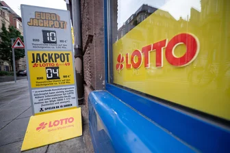 Lottospieler aus dem Vogtland gewinnt fast eine halbe Million Euro - Der Eurojackpot brachte einem Lottospieler im Vogtland Glück.