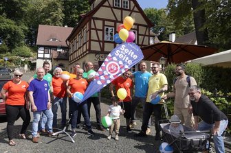 Luftballons weisen Weg zur Kulturhauptstadtstraße auf dem Schloßberg -