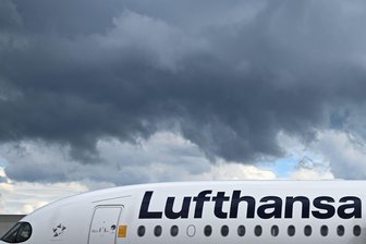 Lufthansa-Maschine knickt am Frankfurter Flughafen ein - Am Frankfurter Flughafen gab es einen Zwischenfall mit einer Lufthansa-Maschine. (Symbolbild)
