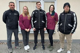 Luftpistolen-Sachsenliga: Oelsnitzer werden Vize-Meister - Das Oelsnitzer Reserveteam, von links: Dirk Löffler, Laura Langebach, Leon Schmetzer, Avialle Egri und Pascal Schön freuen sich über den Gewinn der Vizemeisterschaft in der Landesliga Sachsen.