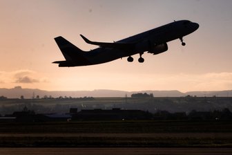 Luftverkehrsbranche: Senkung der Ticketsteuer reicht nicht - Für Flüge aus Deutschland soll von Juli an eine niedrigere Ticketsteuer gelten. (Archivbild)