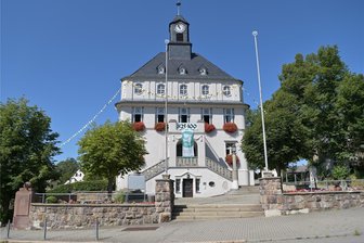 Lugau feiert Stadtjubiläum mit Ochse, DJ Robin und Motorrädern auf dem Hochseil - Noch herrscht Ruhe im beschaulichen Lugau, bald jedoch wird bunter Trubel herrschen.