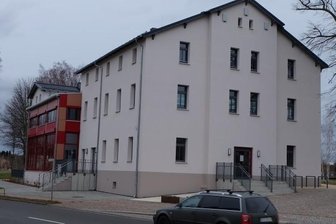 Lugau will 2 Millionen Euro investieren - n Der Umbau des Bahnhofsgebäudes war in den zurückliegenden Jahren einInvestitionsschwerpunkt. In diesem Jahr stehen Restleistungen an. Unter anderem soll das Gebäude am Haupteingang eine Uhr bekommen.