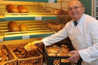 Lugauer Bäcker erhält "Goldenen Meisterbrief" - Vor 50 Jahren erhielt der Lugauer Eberhard Nobis seinen Meisterbrief. Bis heute ist er in seinem Beruf aktiv.