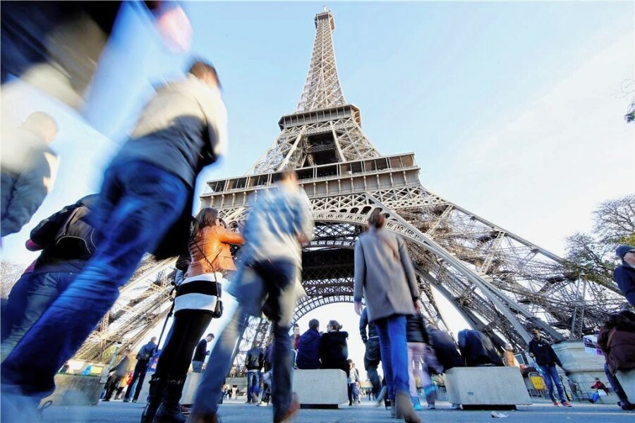 Lugauer Weltenbummler spricht über Frankreich - Der Eiffelturm ist eines der ersten Ziele von Lothar Seidel bei seiner Frankreichtour gewesen. 