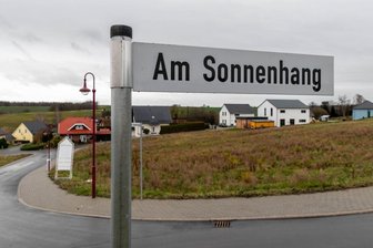 Lunzenau plant weitere Baugrundstücke - Im nächsten Jahr will die Stadt Lunzenau die Planungen für den vierten Bauabschnitt des Wohngebiets "Am Sonnenhang" weiter vorantreiben. Dafür sind 70.000 Euro im Haushalt eingeplant. Nach den Planungen soll 2023 der nächste Abschnitt erschlossen werden. Im Jahr 2024 sollen die Parzellen dann für den Verkauf bereitstehen.