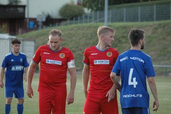 Lunzenauer Fußballer betreten am Sonntag Neuland - Philipp (l.) und Alexander Dartsch sind zurück im Mannschaftstraining, haben allerdings alle Vorbereitungsspiele verpasst.