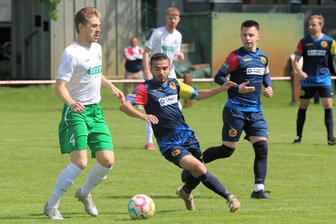 Lunzenauer Fußballer siegen mit einer Rumpfelf beim Schlusslicht - Majd Almoussa (Mitte) erzielte das Lunzenauer Siegtor in Gröditz.