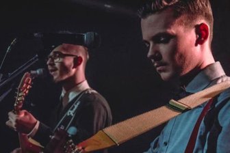 Lunzenauer Nachwuchsmusiker verpassen Preis bei Bundesfinale - Niklas Matthes (rechts) und Alec Mühler aus Lunzenau als Duo "Mathews & Miller"