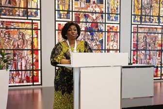 Lusitanistentag in Zwickau – was ist das eigentlich? - Balbina Malheiros Dias Da Silva, Botschafterin der Republik Angola, bei der Eröffnung des Lusitanistentages.