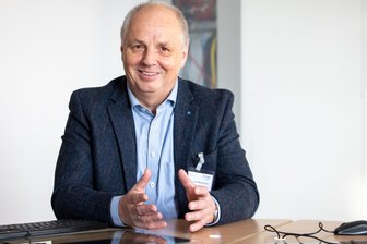Lutz Neumann bleibt Direktor der Dualen Hochschule in Plauen - Lutz Neumann ist als Chef auf dem Plauener Campus wiedergewählt.