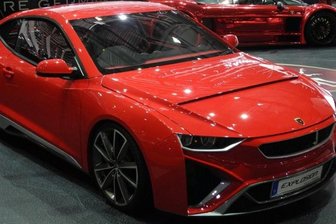 Luxusschlitten, Sportwagen und Oldtimer - Ein Gumpert Explosion gehört zu den Ausstellungsstücken der Sonderschau.