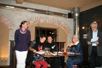 Lyriksalon in Freiberg erlebt 100. Auflage - Heike Wenige, Conny Grotsch, Andreas Pannach, Rita Zaworka und Peter Wolf (v.l.) beim Lyriksalon Goethe 2010 in Freiberg.
