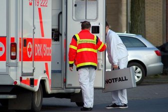 Mädchen stürzt aus Fenster sieben Meter in die Tiefe -