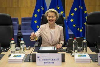 „Made in Europe“: So will die EU wettbewerbsfähig werden - EU-Kommissionspräsidentin Ursula von der Leyen läutet: Die Kommission will zentrale Nachhaltigkeitsvorgaben lockern.