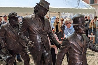Mächtig gewaltige Hilfe aus Sachsen: Die Olsenbande hat nun in Kopenhagen ihr eigenes Denkmal - Den Großen eins auswischen und mächtig gewaltig scheitern: die Olsenbande in Bronze.