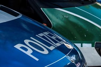 Mädchen geküsst - 19-Jährige sexuell belästigt -
