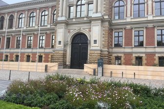 Mädchen im Vogtland mit Rheumamittel fast getötet: Warum wurde das Kind erst im letzten Moment ins Krankenhaus gebracht? - Am Zwickauer Landgericht ging der Prozess um eine Vergiftung mit Rheumamitteln weiter.