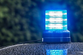 Männer mit FSV-Schals schlagen Frau -
